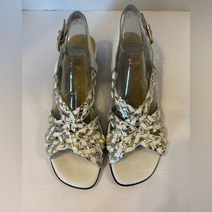 David Tate open toe white, gold, silver strappy sandals size 9 N